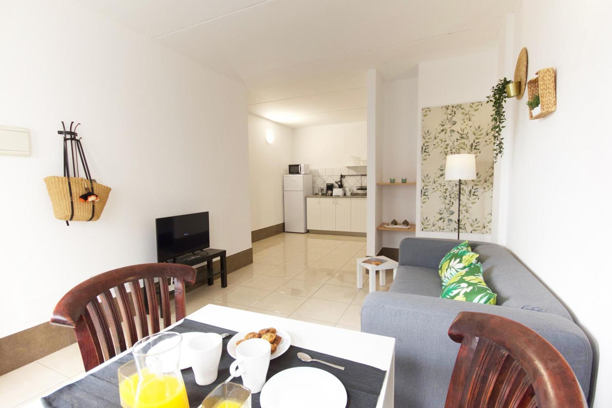 Apartamentos A 10 Minutos Del Aeropuerto Carrizal Rum bild