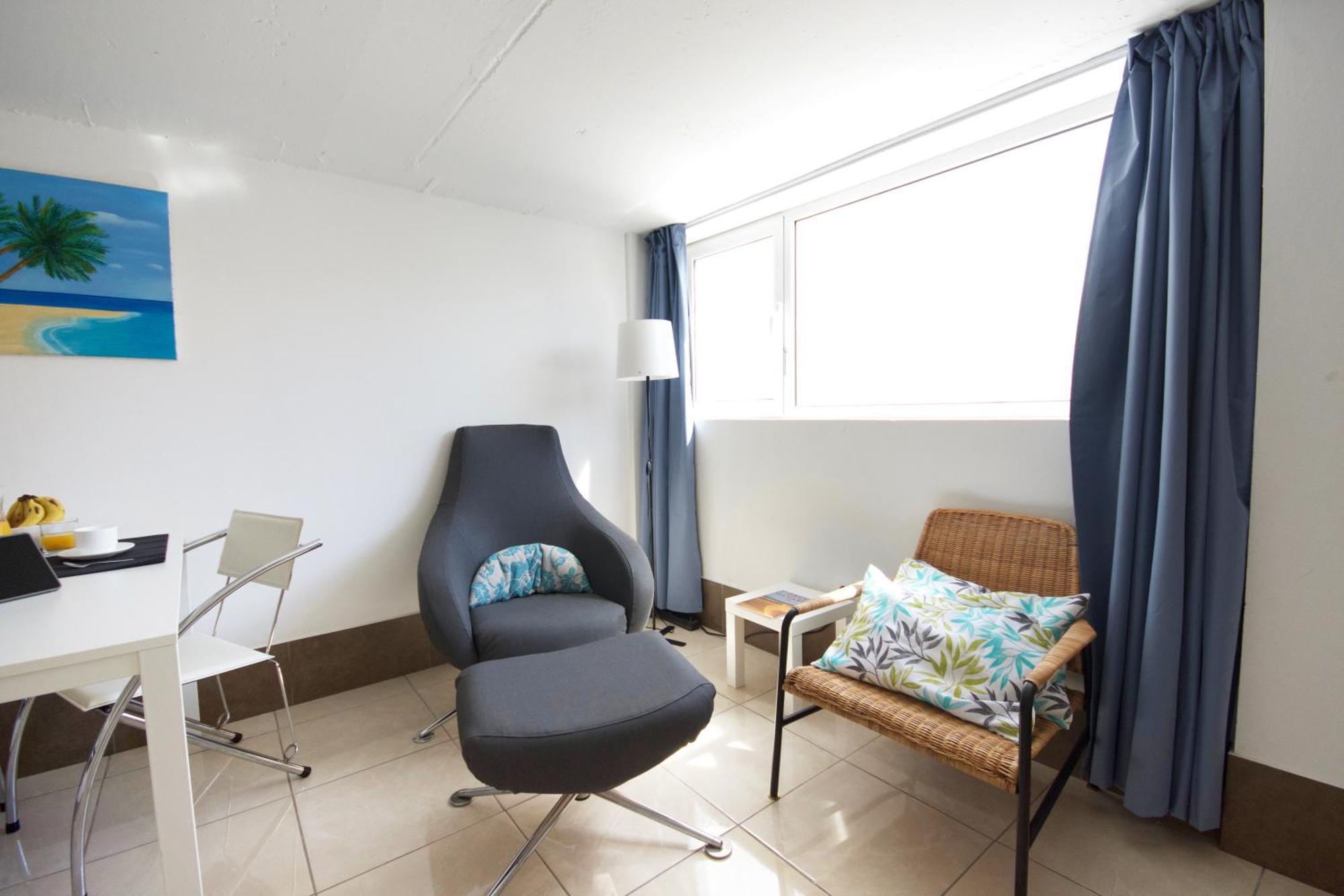 Apartamentos A 10 Minutos Del Aeropuerto Carrizal Exteriör bild